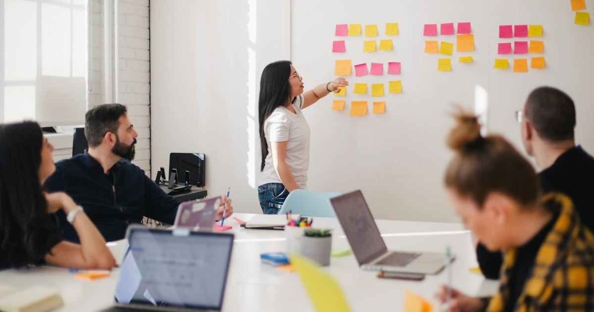 Imagen del artículo «CRM vs ERP: qué necesita tu PYME y cómo decidir sin gastar de más» — CRM y Gestión — SoftSystemPro