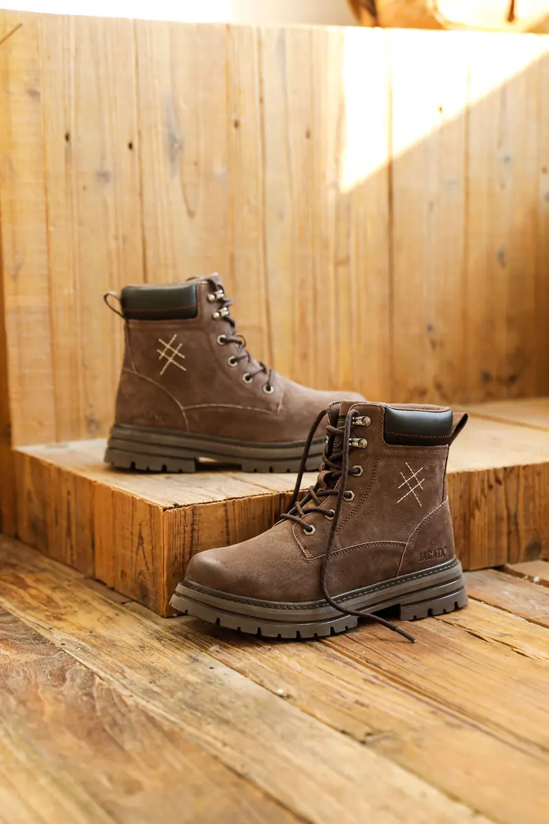 Botas de piel marrón